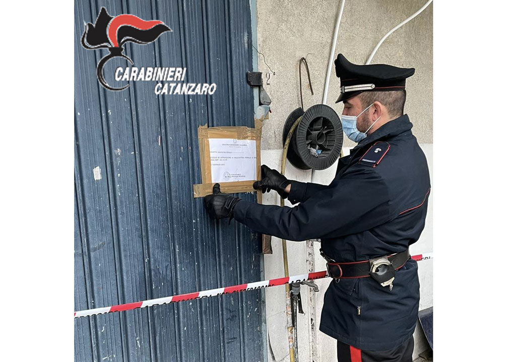 Carrozzeria abusiva e dipendente in nero, denunciato e multato 54enne a Gimigliano
