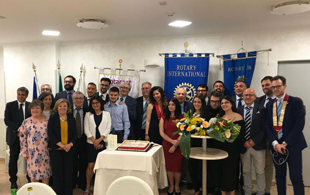 carta-costitutiva-rotaract-reventino-2019.jpg