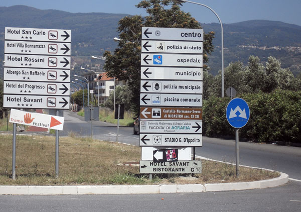 Lamezia, Associazione Capizzaglie: Cartelli stradali penalizzano quartiere