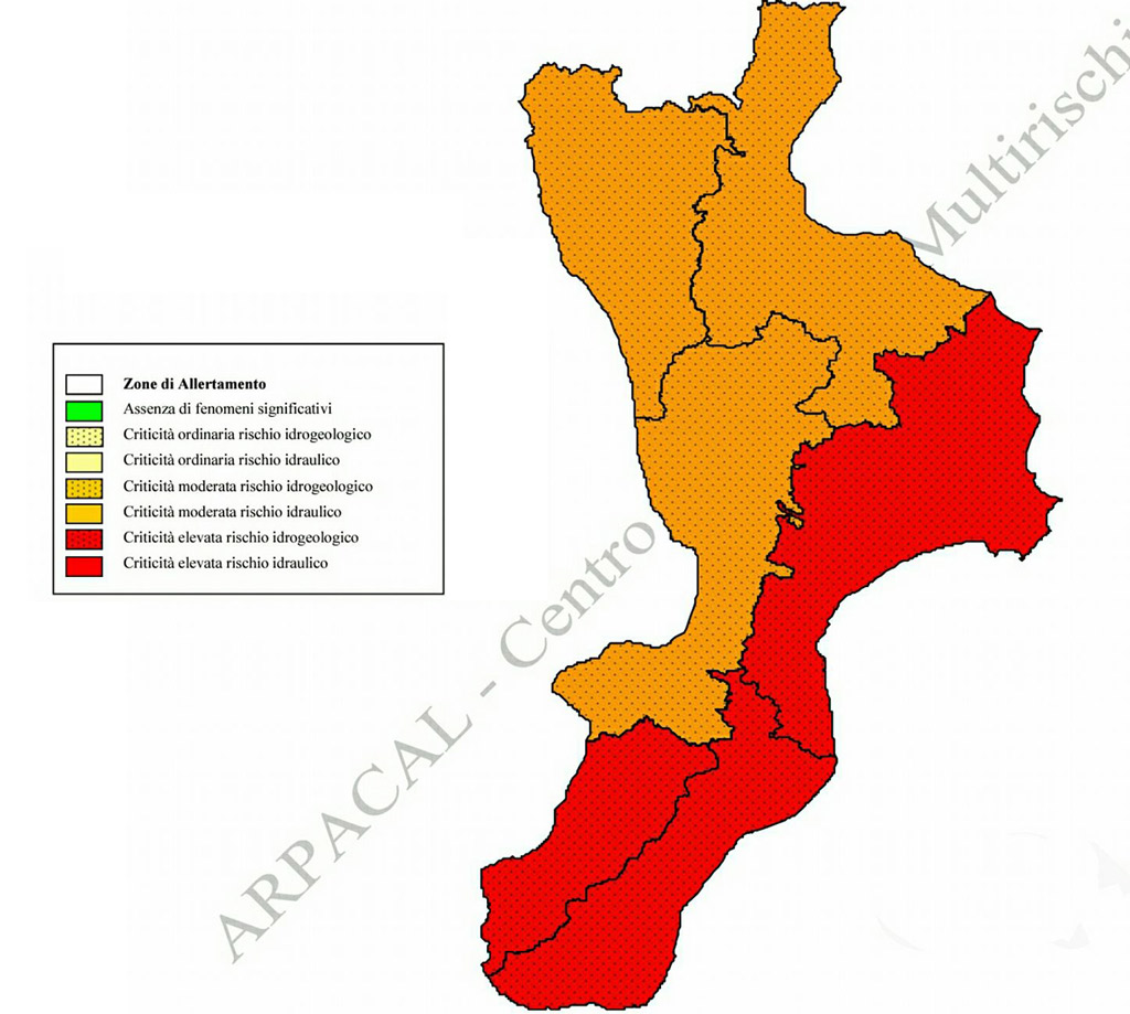 Multirischi Arpacal: continua l’allerta meteo, allagamenti e disagi in Calabria