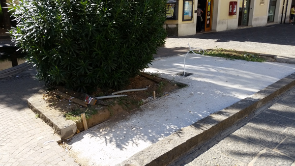 casa-dellacqua-incompeta-lamezia-agosto-2014.jpg