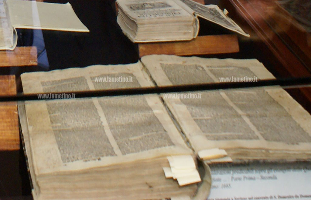 casa-libro-antico-lame-libro_6c778.jpg