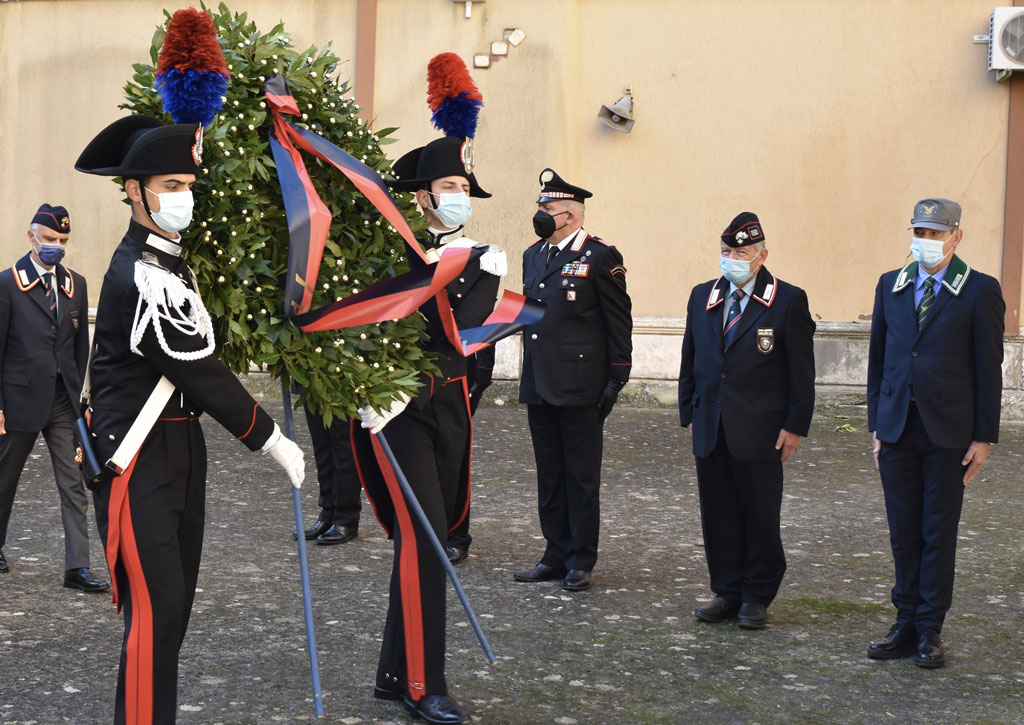 Commemorazione defunti, deposta corona di alloro a monumento ai Caduti nella caserma a Catanzaro