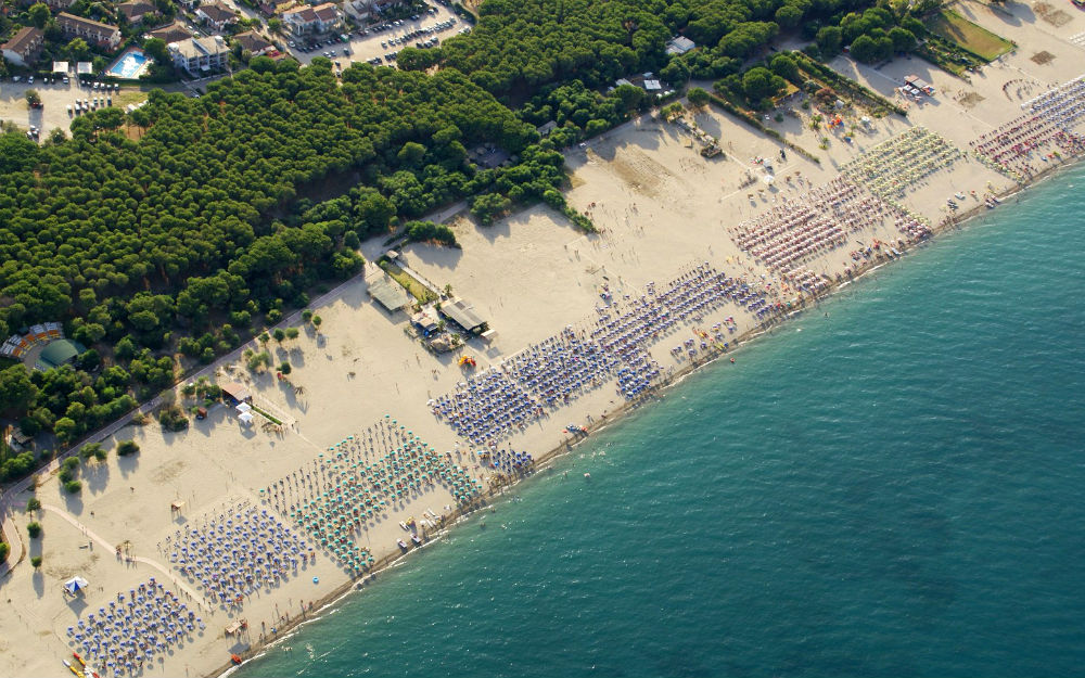 Primo bilancio Viminale su "Spiagge sicure": "Con fondi a disposizione più controlli nei Comuni"