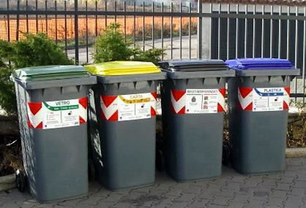 Lamezia, sospesa raccolta differenziata per il 2 giugno