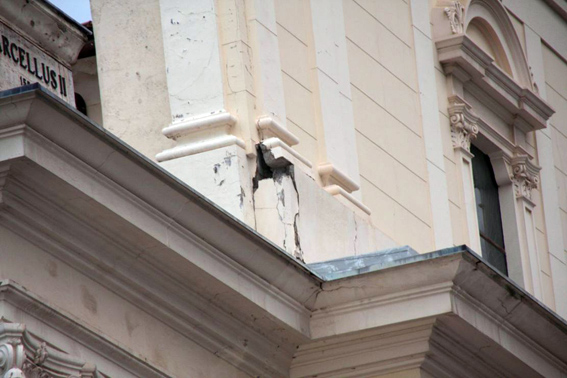 Lamezia, facciata Cattedrale a rischio crollo