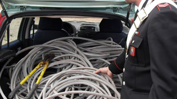 Tentano furto cavi Telecom nel reggino, ladri messi in fuga dai Carabinieri 