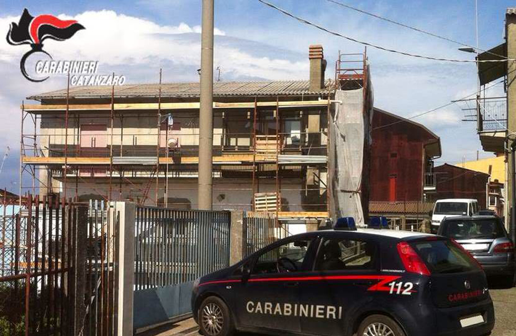 Operai smontavano pannelli amianto senza titoli abilitativi, denunce a San Pietro a Maida