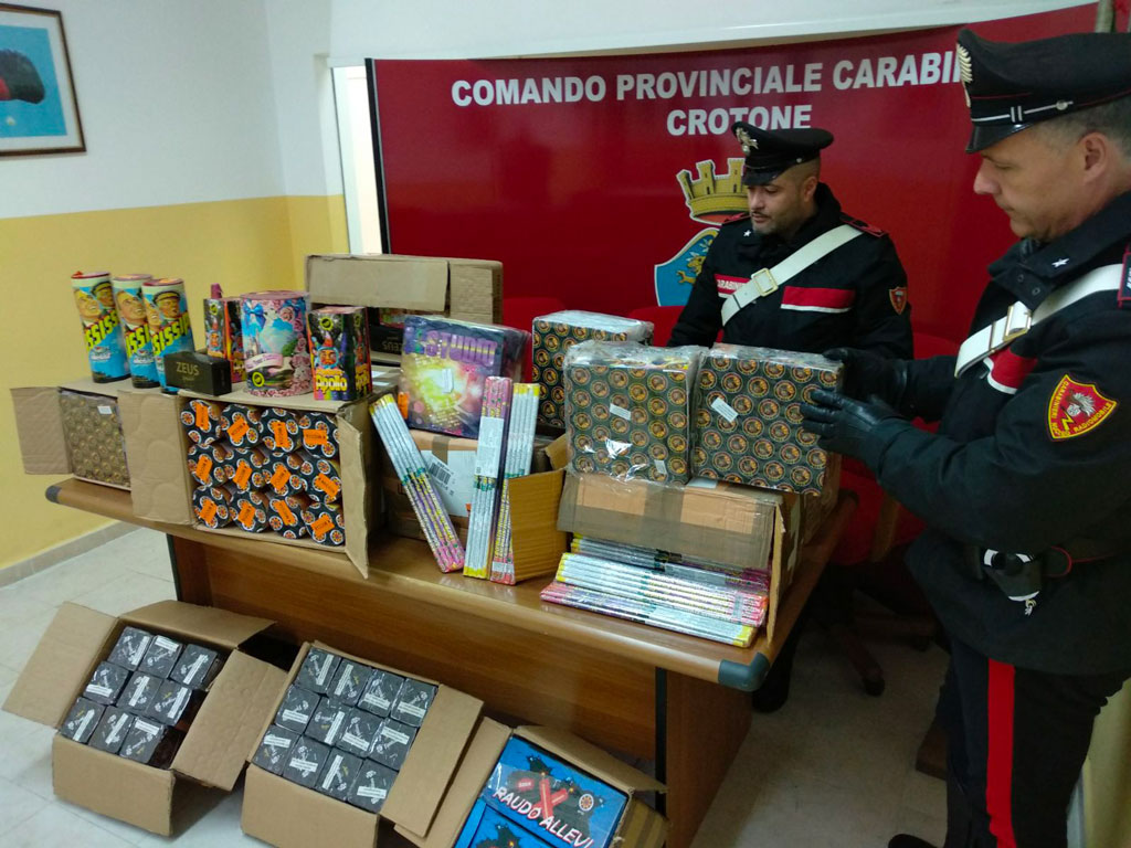 Aveva 140 kg di botti in casa, denunciata commerciante a Crotone 