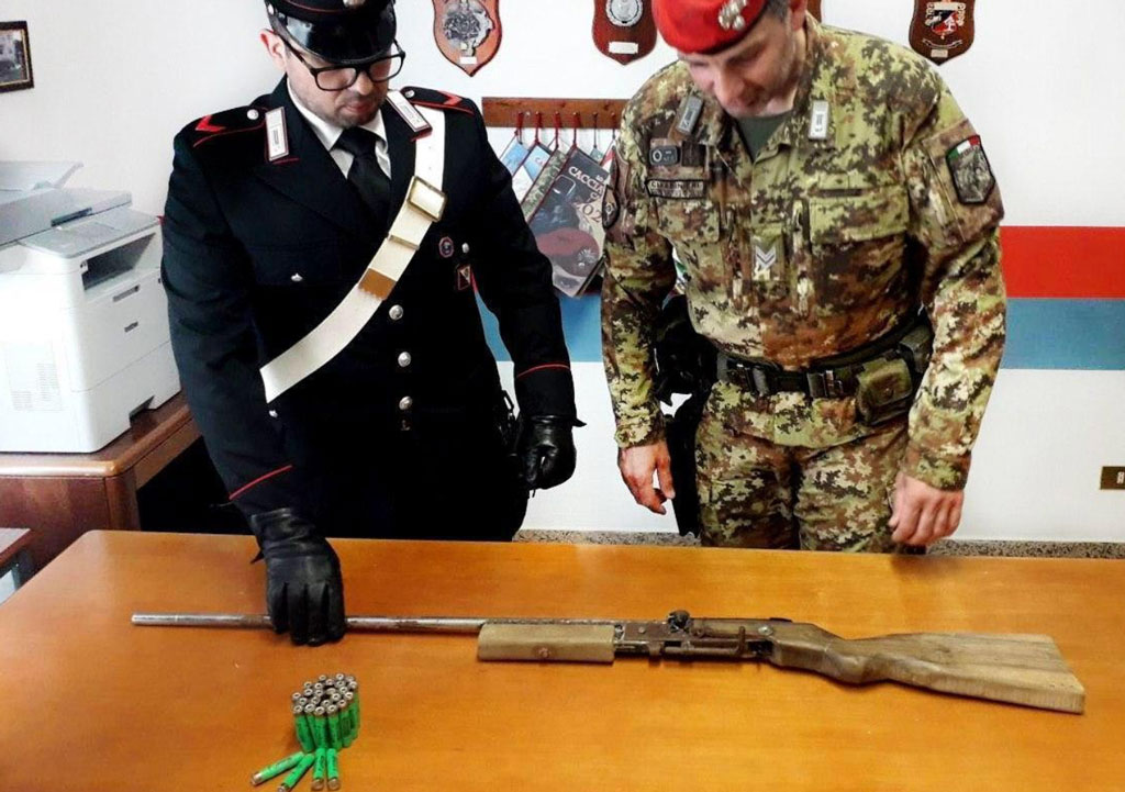 Nascondeva in ovile fucile e munizioni a Platì, arrestato da carabinieri