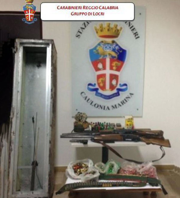 Trovati esplosivo ed armi nel reggino 