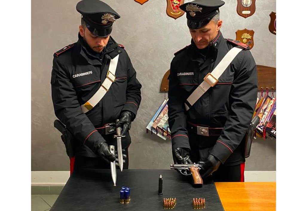 Detenzione abusiva di armi, denunciato 50enne a Botricello