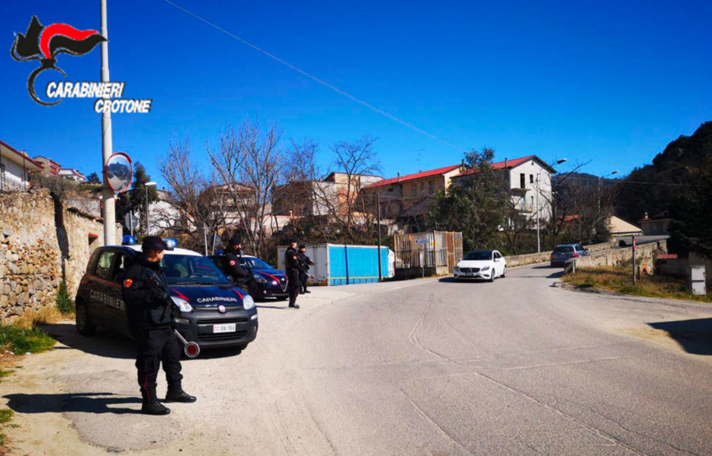 Associazione per delinquere finalizzata a furti e ricettazioni, 10 indagati nel crotonese