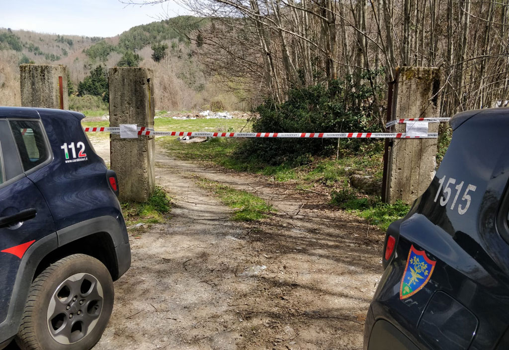 Rifiuti pericolosi in discarica chiusa in Aspromonte, indagini dei carabinieri