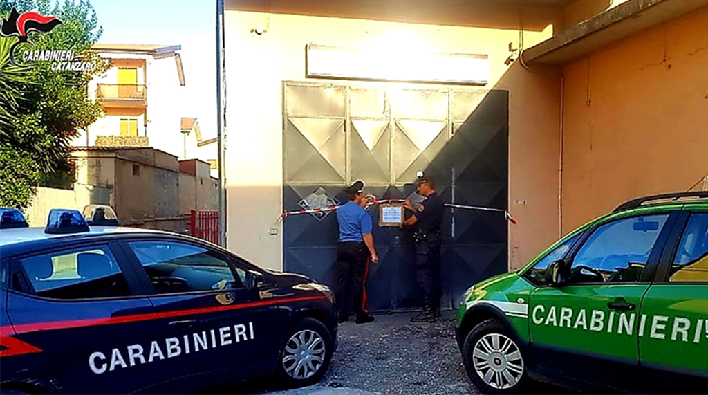 Lamezia, sequestrata autofficina senza autorizzazione e controlli dei carabinieri anche durante movida