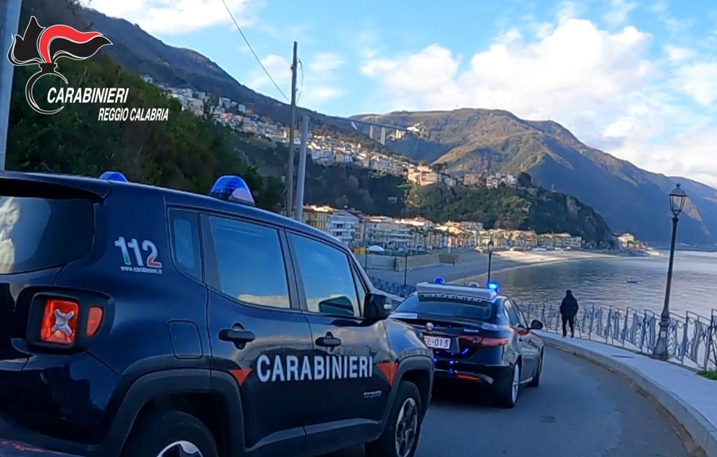 Faceva aperitivo al bar violando sorveglianza speciale, arrestato 37enne a Bagnara Calabra