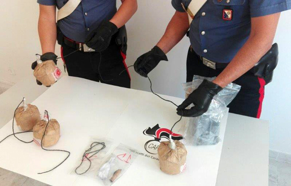 Lamezia: in auto con cinque ordigni esplosivi, 2 arresti