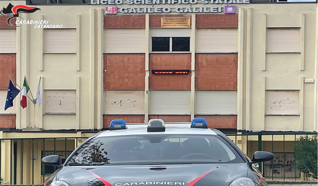 cc-carabinieri-lamezia-scuola-211220201.jpg