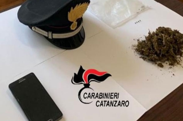 Spaccio di droga in un'abitazione a Marcellinara, due denunce