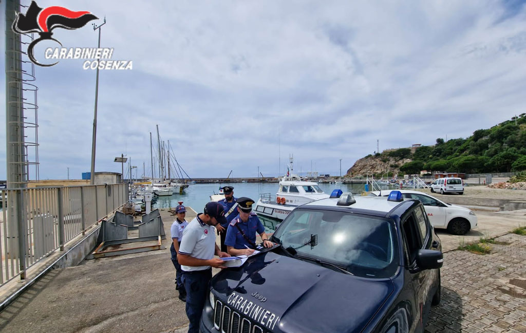 Controlli carabinieri su fasce costiere ionica e tirrenica: sequestrato albergo nel Cosentino e chiuse attività commerciali
