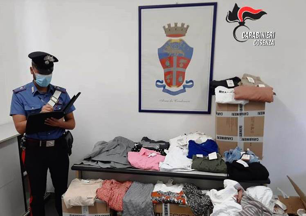 cc-cosenza_seq_vestiti_3_ago_1f8c6.jpg