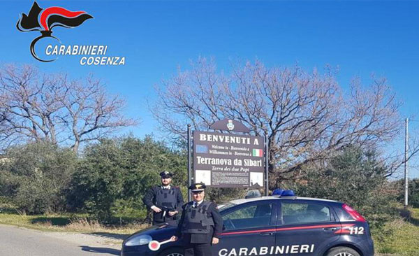 Abusi su minori, arrestato collaboratore scolastico nel Cosentino