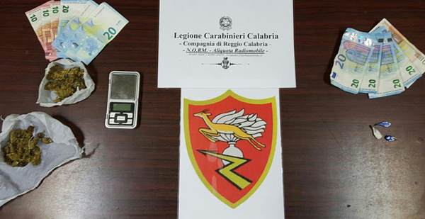 Due arresti per detenzione ai fini di spaccio di sostanze stupefacenti nel reggino