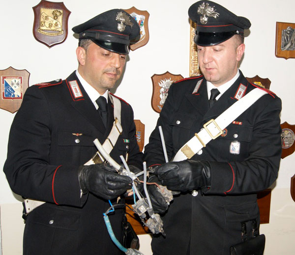 Furto di acqua ed elettricità in case popolari, 15 arresti nel reggino