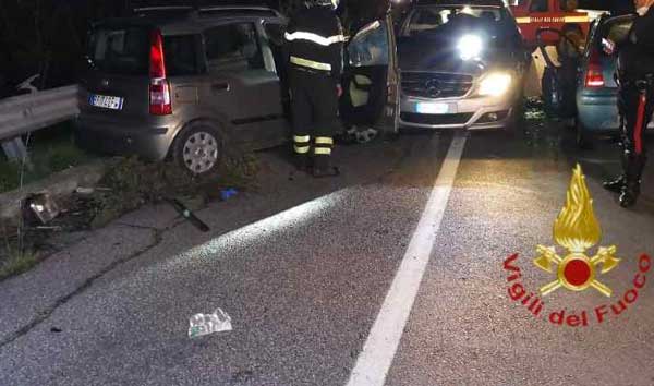 Scontro fra 3 auto nel Reggino, un morto e feriti