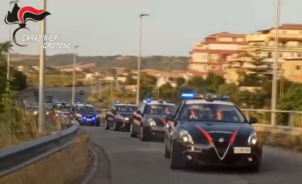 Monopolio clan su appalti, 3 arresti nel Crotonese