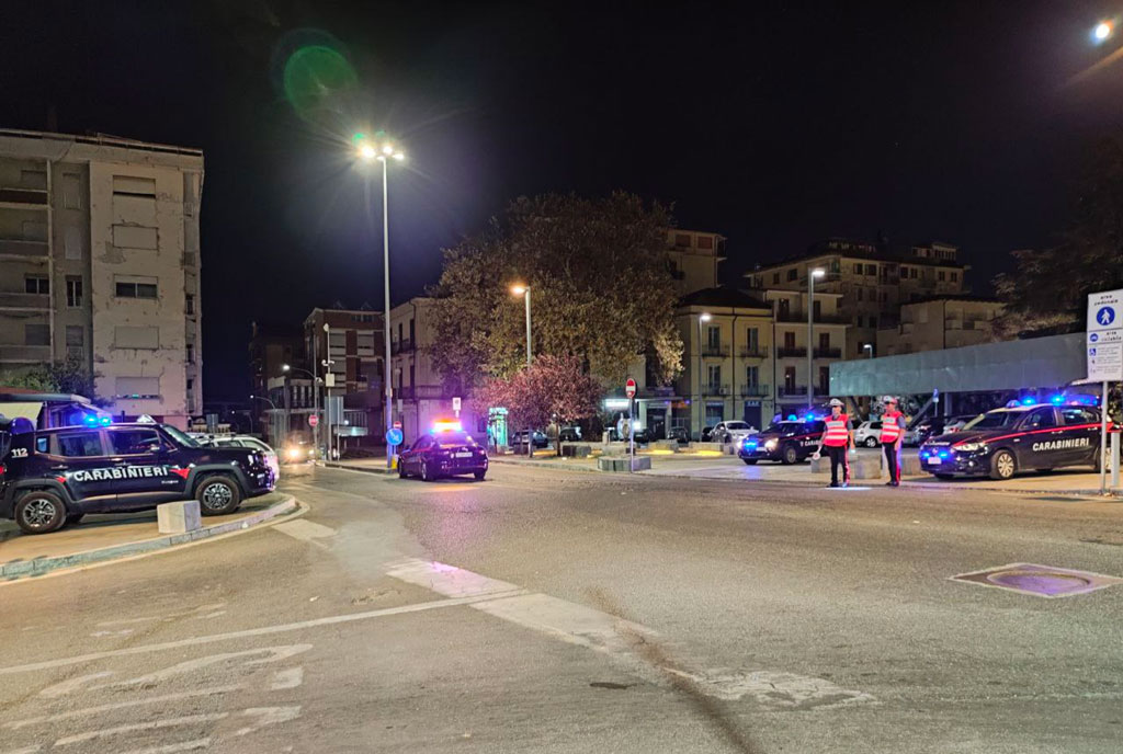 Lamezia, controlli carabinieri a Ferragosto: sanzioni e sequestro di marijuana e cocaina