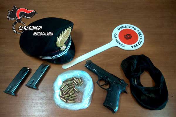 Spara contro abitazione ma viene intercettato da carabinieri nel reggino, arrestato