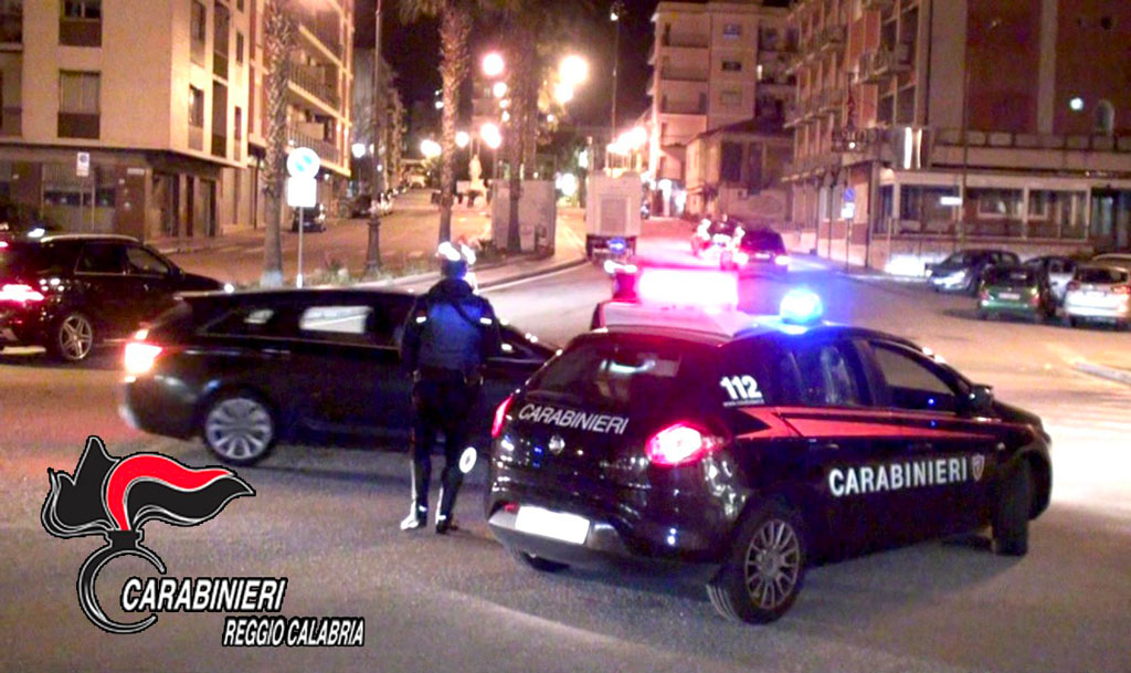 Donna contesa tra due uomini nel Reggino, uno investe rivale e finisce ai domiciliari per tentato omicidio