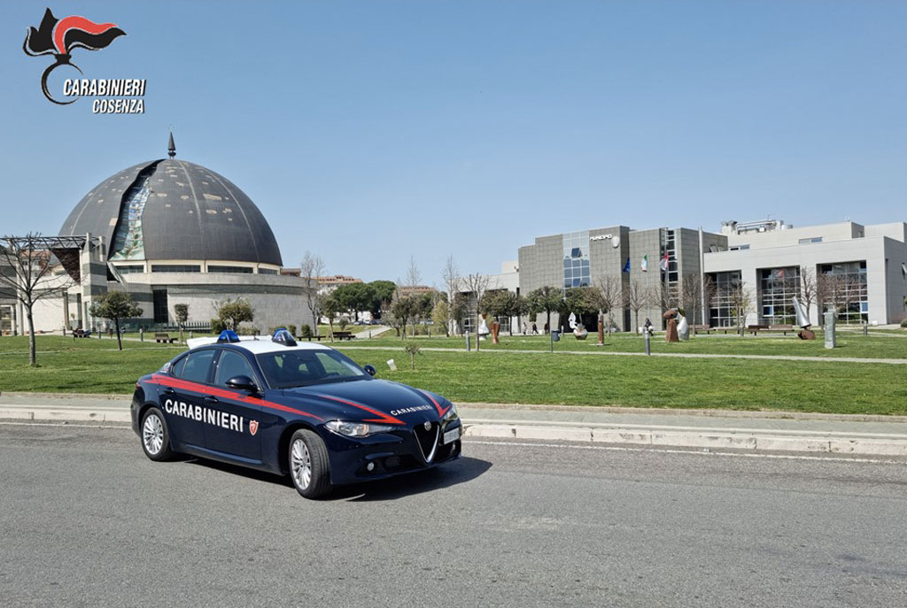 Rapine ed estorsioni a giovani a Rende, due arresti