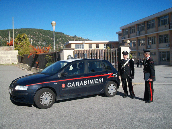 Non mandano figli a scuola, denunciati da carabinieri 69 genitori a Crotone