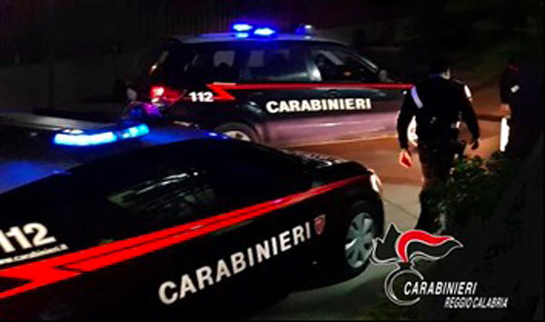 Insulta e picchia la moglie per circa 20 anni, divieto di avvicinamento per 48enne a Cittanova