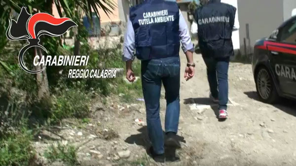 Sequestrato deposito rifiuti speciali pericolosi a Locri, 2 denunce