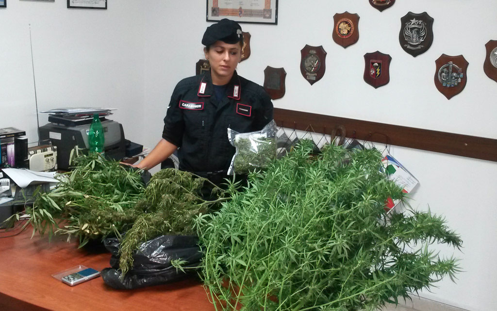 Sequestro droga a Isola Capo Rizzuto, obbligo presentazione alla polizia giudiziaria per 2 cugini