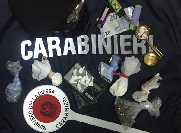 Blitz carabinieri a Crotone, 2 arresti per spaccio di cocaina