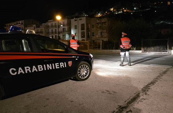 Compie furto e si nasconde sotto un furgone ad Amantea, arrestato 53enne del lametino 