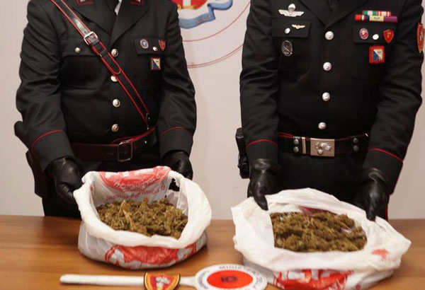 Viaggiava in auto con oltre un chilo di marijuana, arrestato 35enne lametino a Policoro