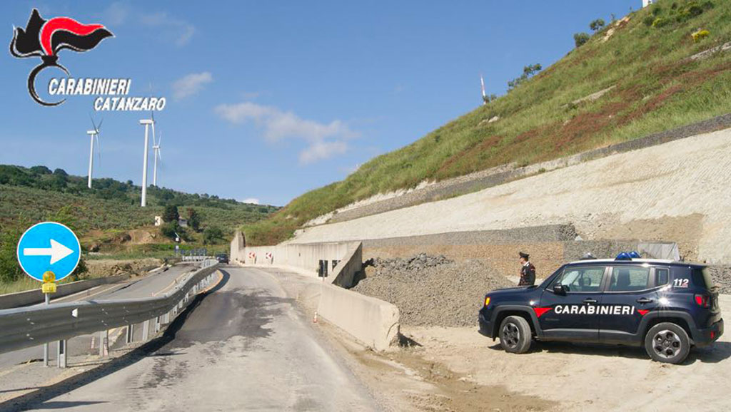 Ponteggi instabili e cantieri non idonei per i lavoratori, sanzioni a Curinga e Cortale