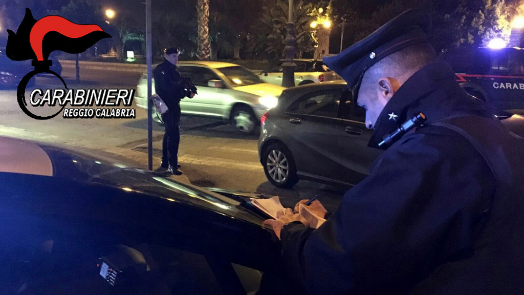 Sorpreso mentre camminava per strada nonostante gli arresti domiciliari, arrestato 31enne a Reggio