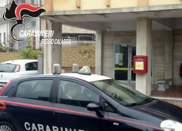 Svuotato il conto corrente di due anziani a Careri, denunciato ex dipendente postale 