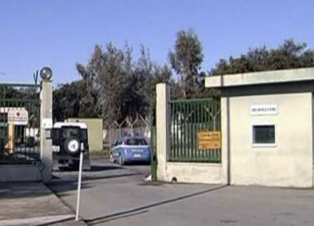 Calabria: Undici immigrati sbarcati su costa crotonese