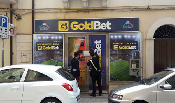 Chiuso centro scommesse frequentato da minori a Crotone