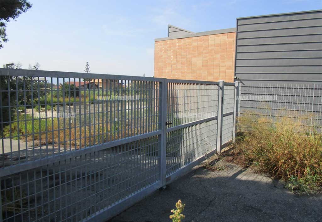 centro-via-filippis-settemrbe-2019cancello1.jpg