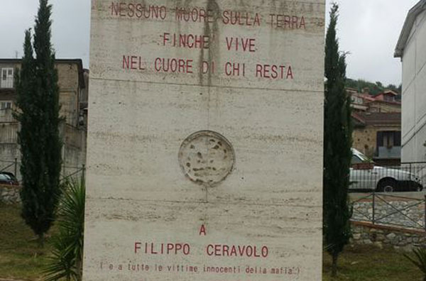 Giovane ucciso per errore a Soriano Calabro, danneggiato monumento in suo ricordo