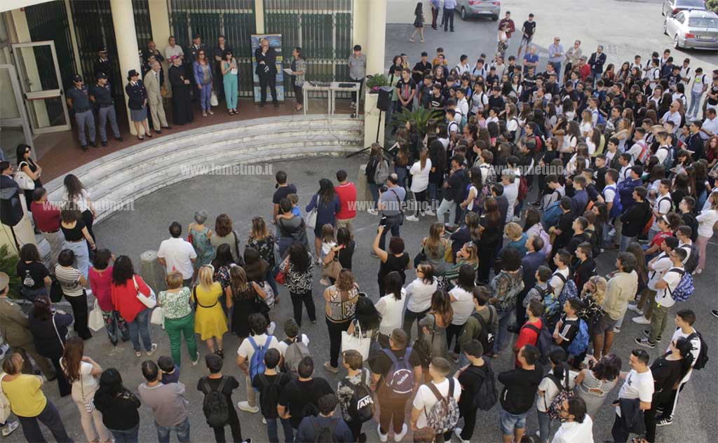 In Calabria studenti ritorneranno tra i banchi di scuola il 24 settembre