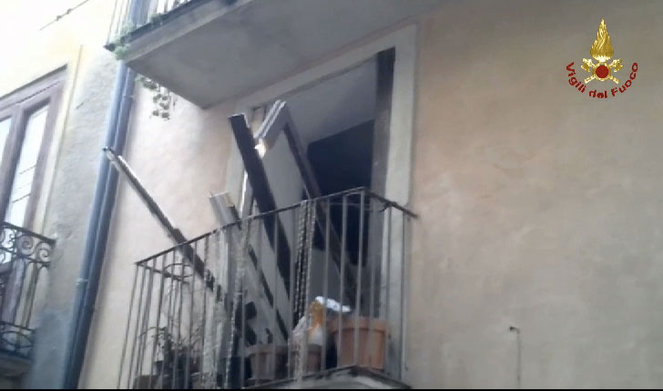 Calabria: Esplode bombola gas, tre feriti nel cosentino